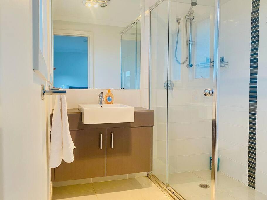 Kellyville 5Br Near Park And Shopping Mall Dış mekan fotoğraf